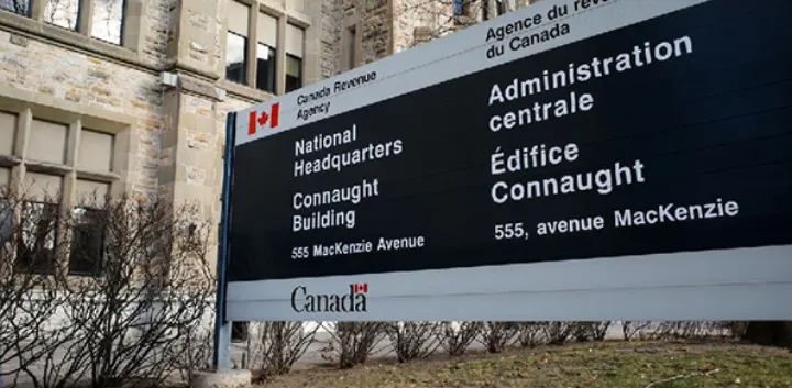 استخدام در اداره‌ی دارایی کانادا با حقوق تقریبا ۱۰۰ هزار دلاری و دورکاری